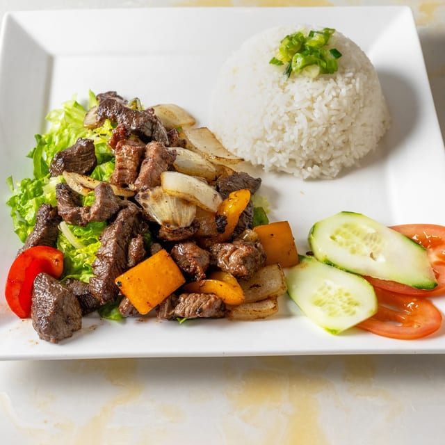 M9. Shaking Beef / Bò Lúc Lắc.